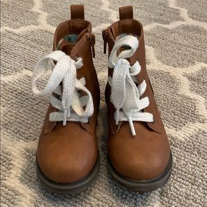 Toddler boots . Adorable for fall.